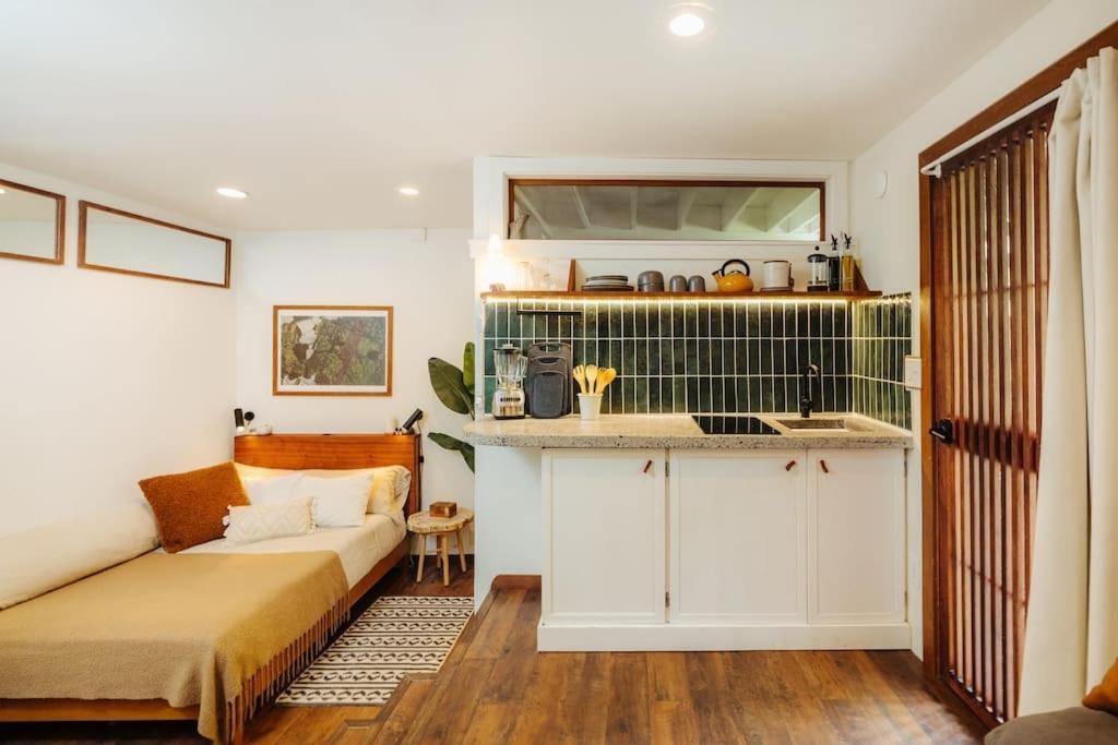 The Pohaku Studio At The Koi House Каилуа-Кона Экстерьер фото